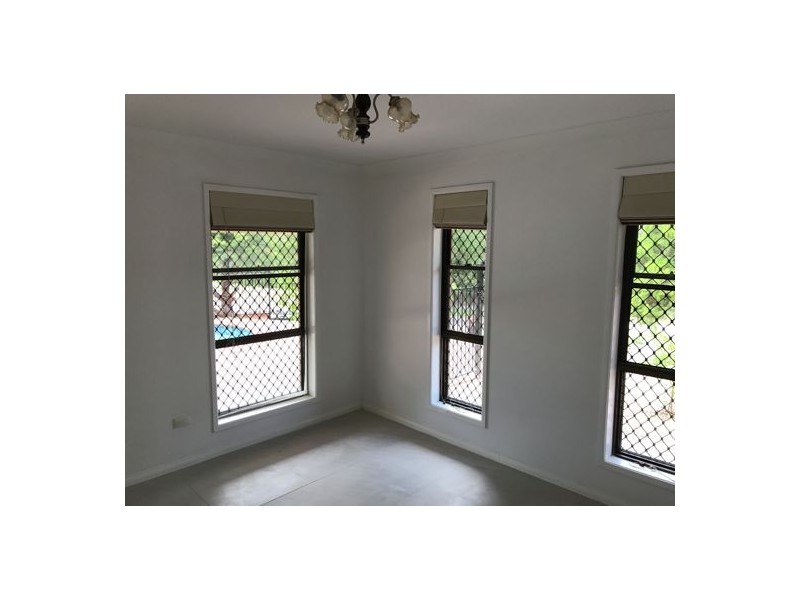 25 Freesia Street, Macgregor QLD 4109