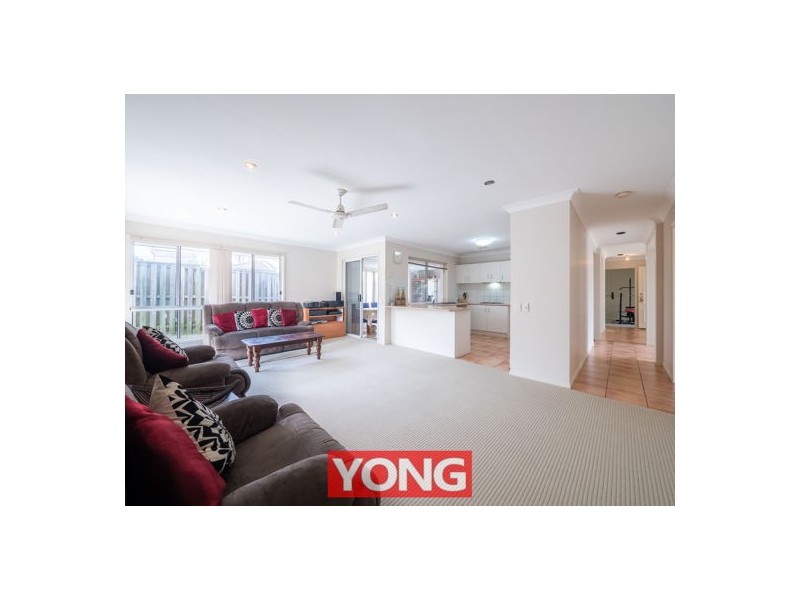 15 Parnassus (8 Magnolia Grove), Robertson QLD 4109