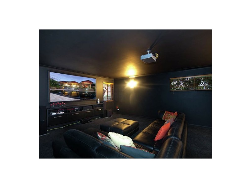 Mount Ommaney QLD 4074