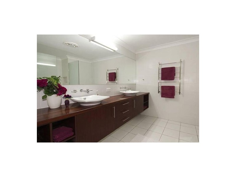 Mount Ommaney QLD 4074