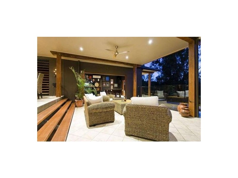 Mount Ommaney QLD 4074