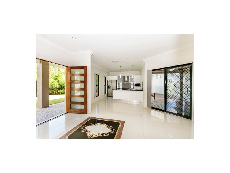 8 Trudy Cr, Cornubia QLD 4130