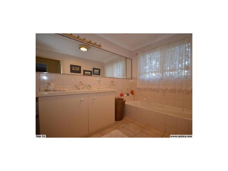 61 Collins Place, Kooralbyn QLD 4285