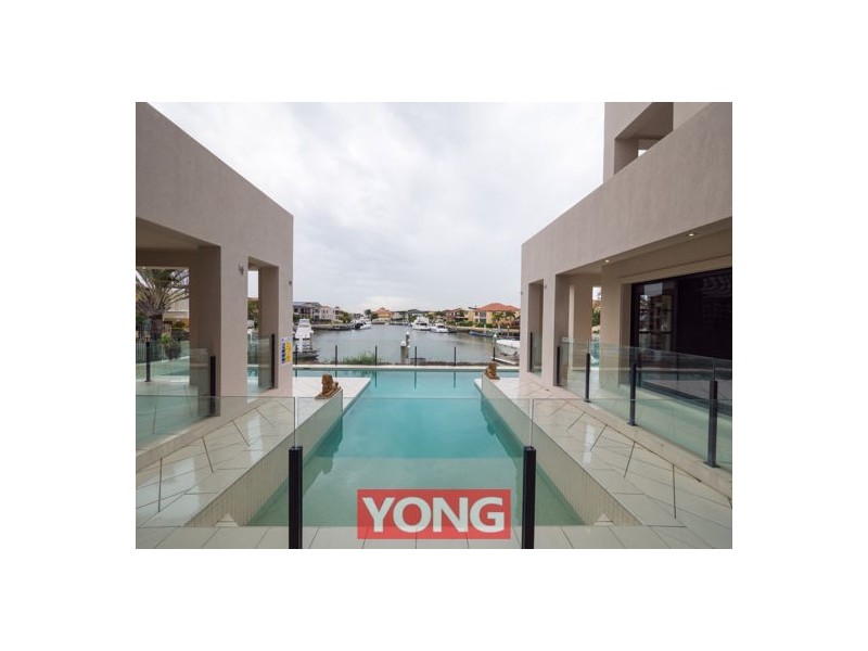 18-20 The Sovereign Mile, Sovereign Islands QLD 4216