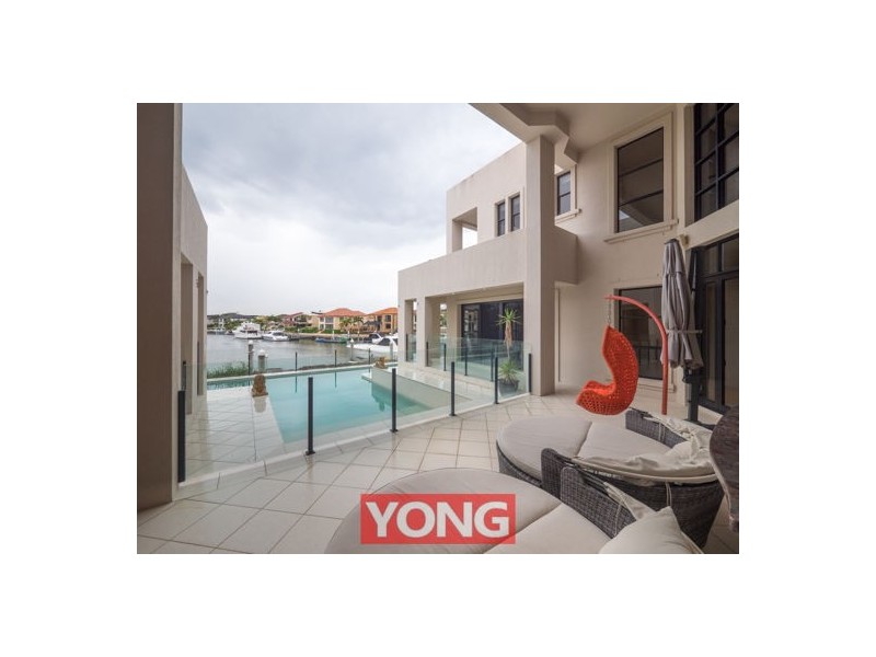 18-20 The Sovereign Mile, Sovereign Islands QLD 4216