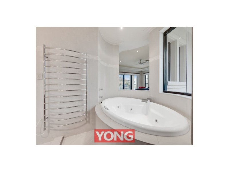 18-20 The Sovereign Mile, Sovereign Islands QLD 4216