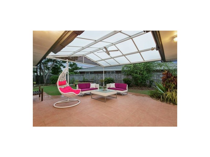 9 Sandalwood Street, Sinnamon Park QLD 4073