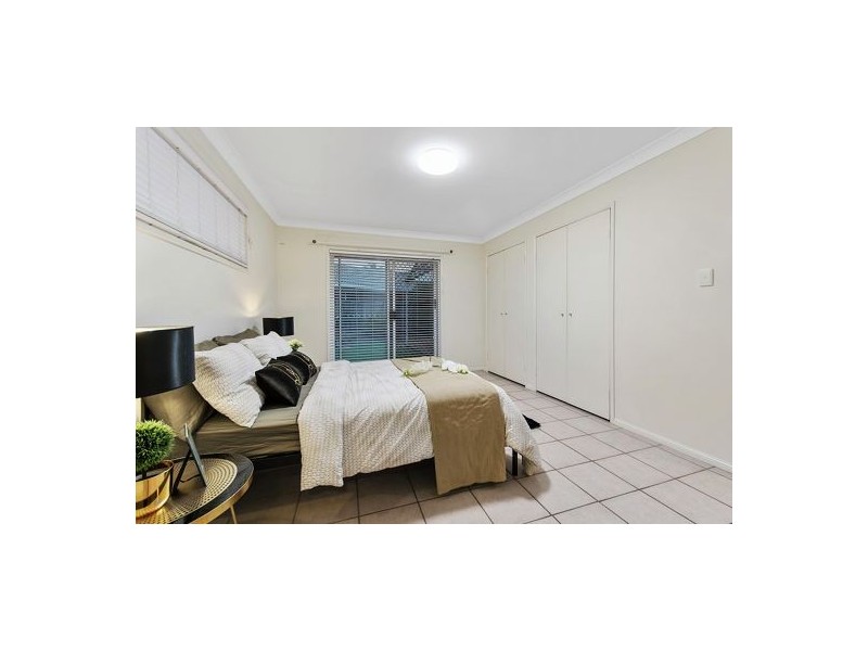 9 Sandalwood Street, Sinnamon Park QLD 4073