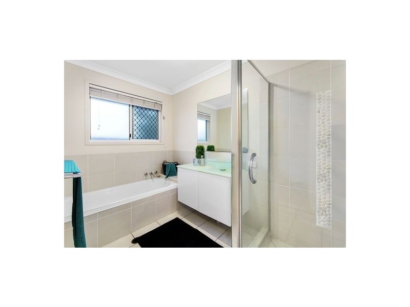 9 Sandalwood Street, Sinnamon Park QLD 4073