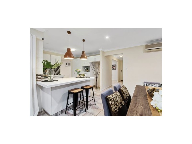 9 Sandalwood Street, Sinnamon Park QLD 4073