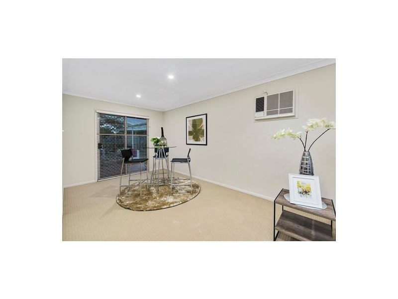 9 Sandalwood Street, Sinnamon Park QLD 4073