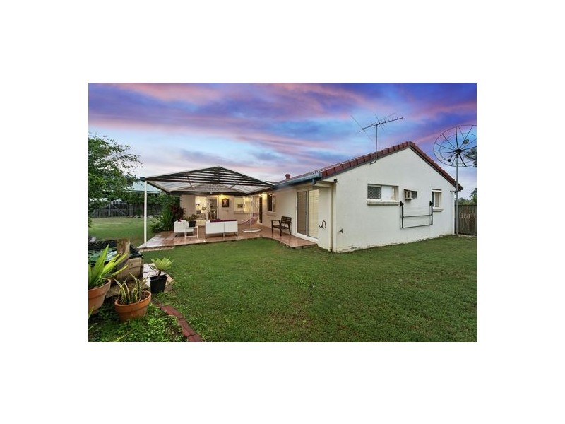 9 Sandalwood Street, Sinnamon Park QLD 4073