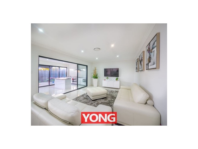 12 Peachtree Place, Stretton QLD 4116