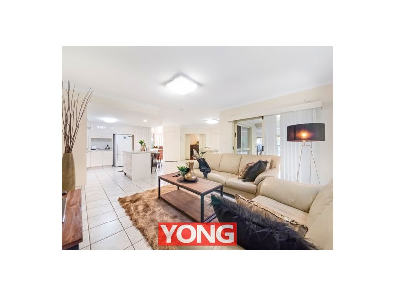 32 Poinciana Crescent, Stretton QLD 4116