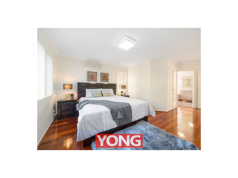 32 Poinciana Crescent, Stretton QLD 4116