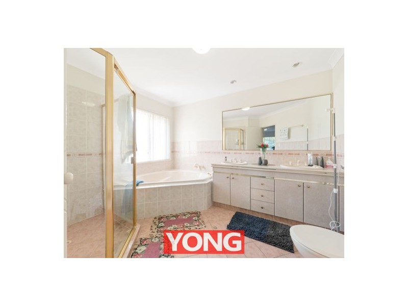 32 Poinciana Crescent, Stretton QLD 4116