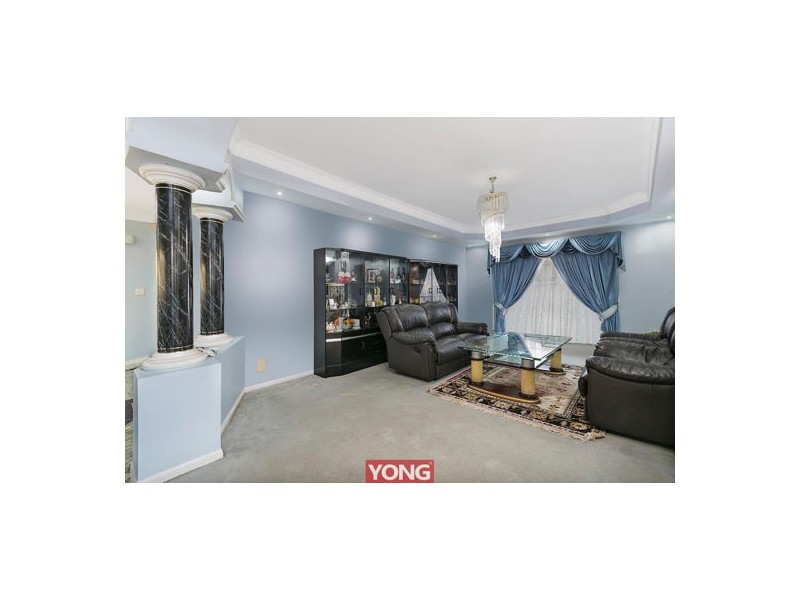 22 Windermere Crescent, Carindale QLD 4152