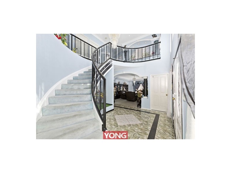 22 Windermere Crescent, Carindale QLD 4152