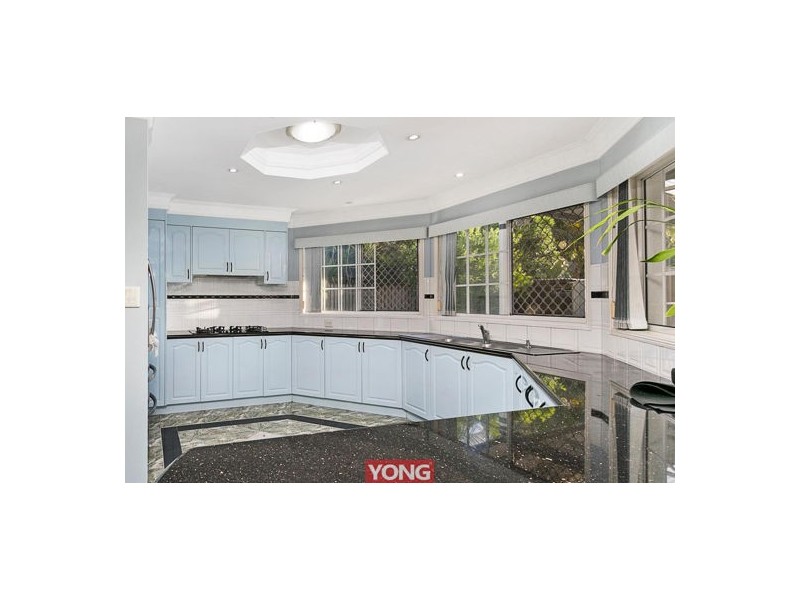 22 Windermere Crescent, Carindale QLD 4152