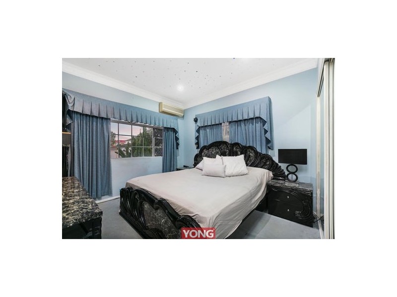 22 Windermere Crescent, Carindale QLD 4152