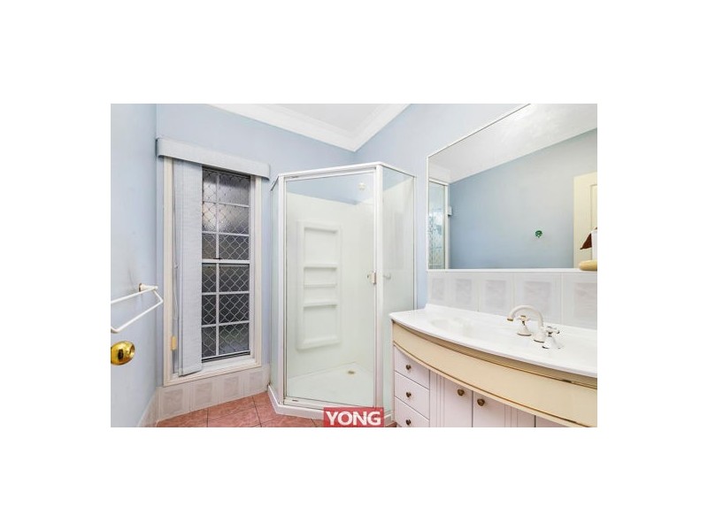 22 Windermere Crescent, Carindale QLD 4152