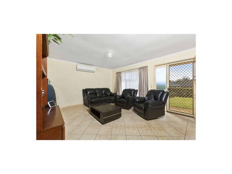27 Bottlebrush Drive, Regents Park QLD 4118