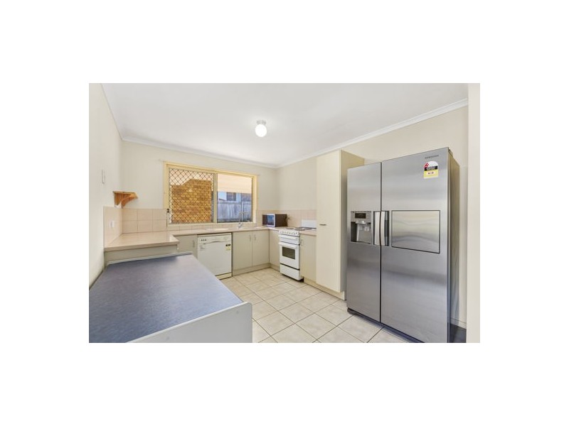 27 Bottlebrush Drive, Regents Park QLD 4118