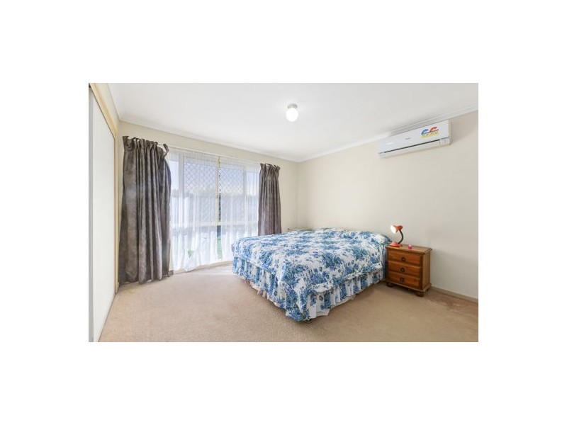 27 Bottlebrush Drive, Regents Park QLD 4118