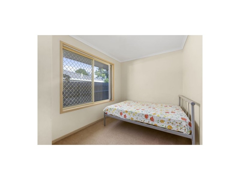 27 Bottlebrush Drive, Regents Park QLD 4118