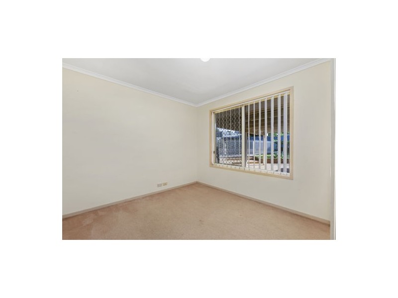 27 Bottlebrush Drive, Regents Park QLD 4118