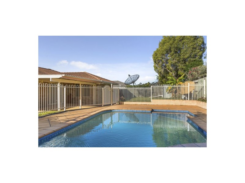 27 Bottlebrush Drive, Regents Park QLD 4118