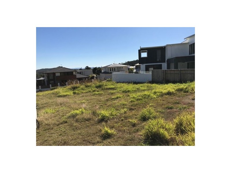 1 Skyline Crescent, Carindale QLD 4152