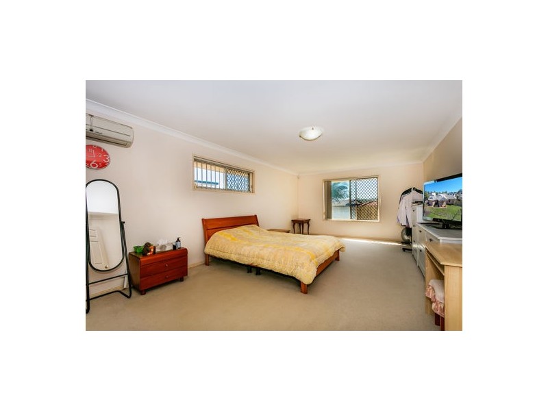 73 Lancaster Cct, Stretton QLD 4116