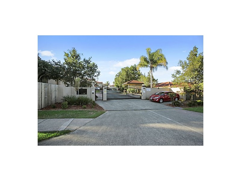 2/18 Delavan Street, Wishart QLD 4122