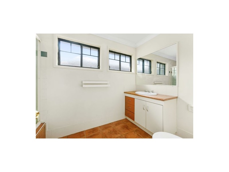 2/18 Delavan Street, Wishart QLD 4122