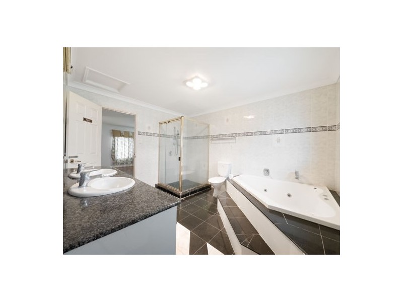 1 Cavallaro Street (21 Parnassus Street), Robertson QLD 4109