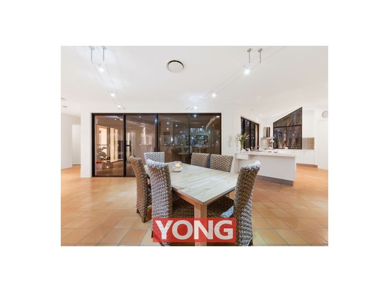 16 Ngairi Close, Eight Mile Plains QLD 4113