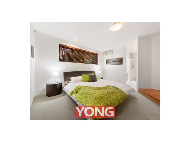 16 Ngairi Close, Eight Mile Plains QLD 4113
