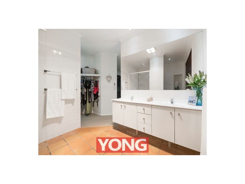 16 Ngairi Close, Eight Mile Plains QLD 4113