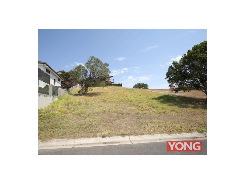 33 Kenilworth Place, Carindale QLD 4152