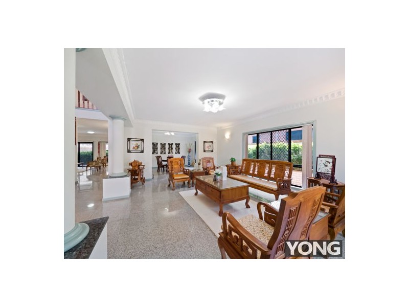 15 Parnassus Street (11 Magnolia Grove), Robertson QLD 4109