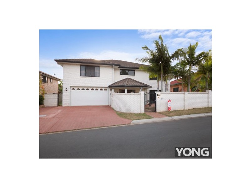 15 Parnassus Street (11 Magnolia Grove), Robertson QLD 4109