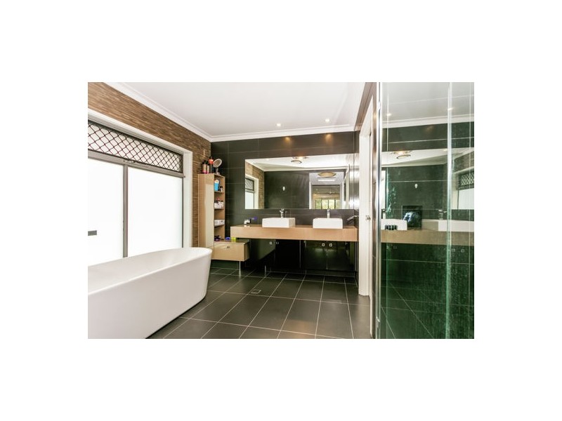 11 Southwalk Esp, Underwood QLD 4119