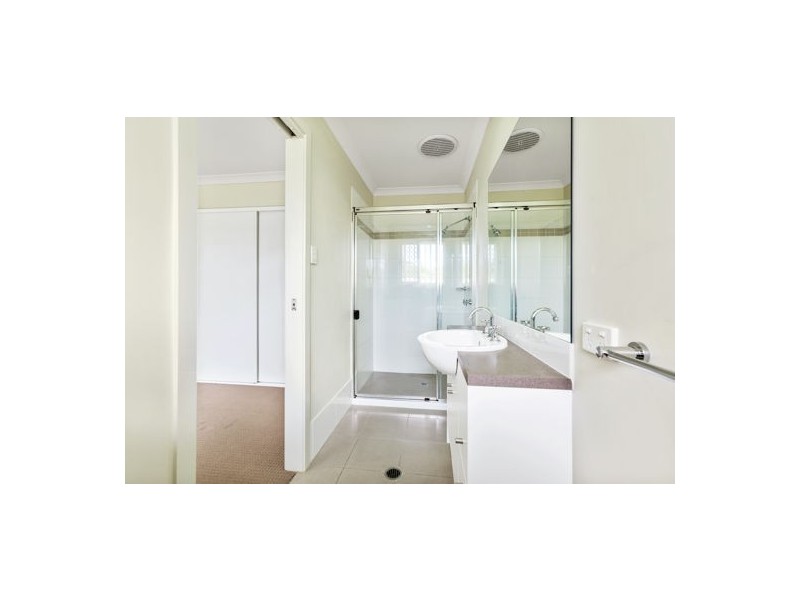 3 TURTLE COURT, Ningi QLD 4511