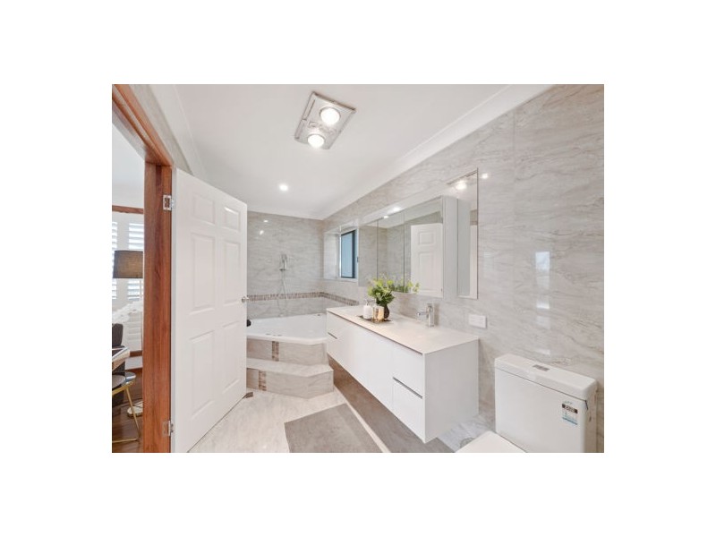 3 Talwood Court, Carindale QLD 4152