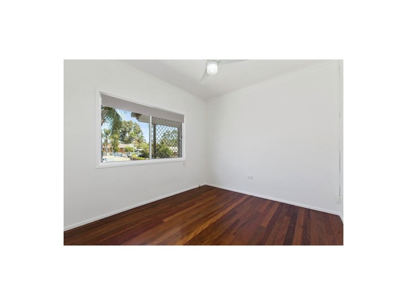 5 Reeman Court, Eagleby QLD 4207