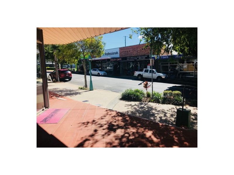 86 Cook St, Oxley QLD 4075