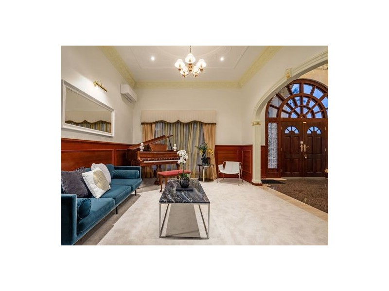 1 Wills Place (78 Delfin Drive), Macgregor QLD 4109
