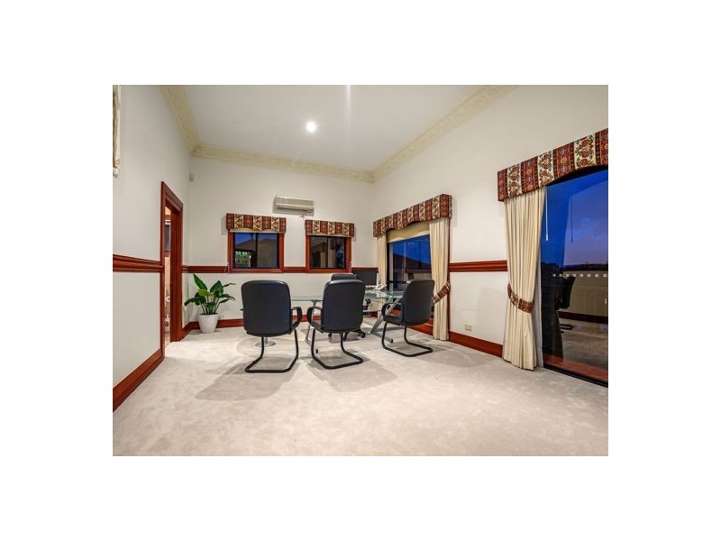 1 Wills Place (78 Delfin Drive), Macgregor QLD 4109