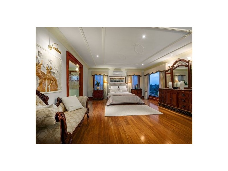 1 Wills Place (78 Delfin Drive), Macgregor QLD 4109